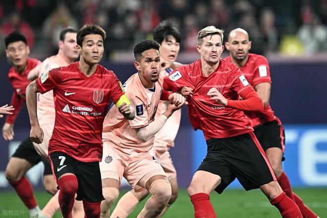 亚冠1/8决赛，澳超球队多打一人仍出局，中超收获大礼，保留3席位