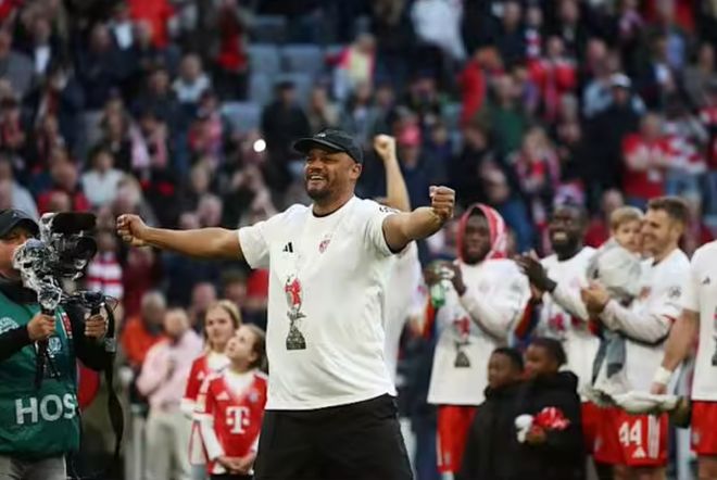 德甲沙拉盘到手，欧冠大耳朵在望：孔帕尼用人格魅力重塑拜仁